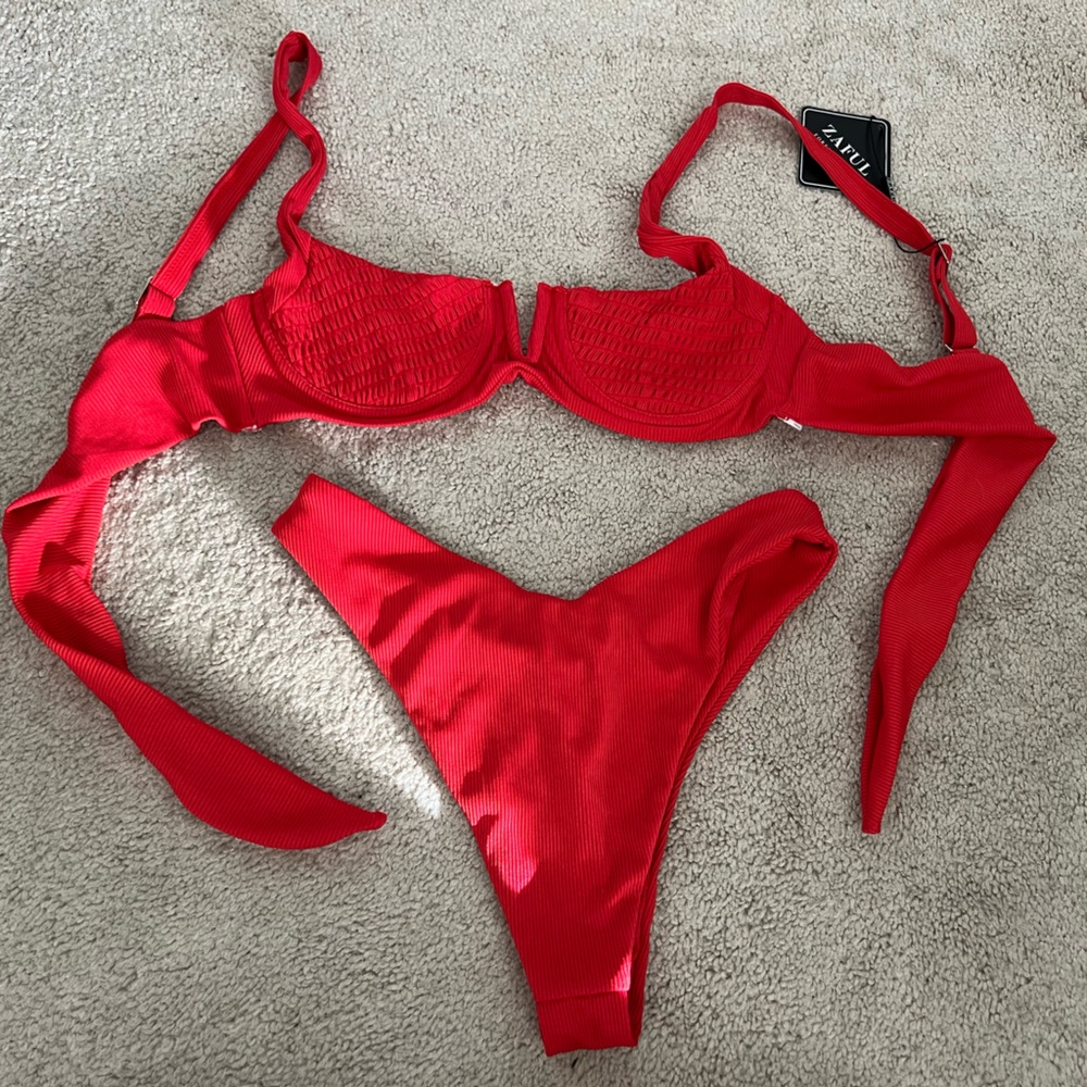 ZAFUL brand new bikini size small